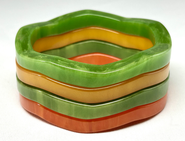 BB161 four marbled wavy bangles in marbled orange, butterscotch and green